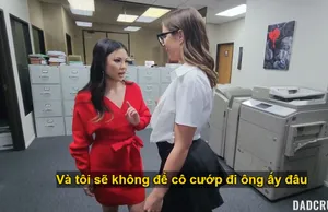 Con gái về quê ăn tết bị bố dượng nắc vì càng lớn càng ngon