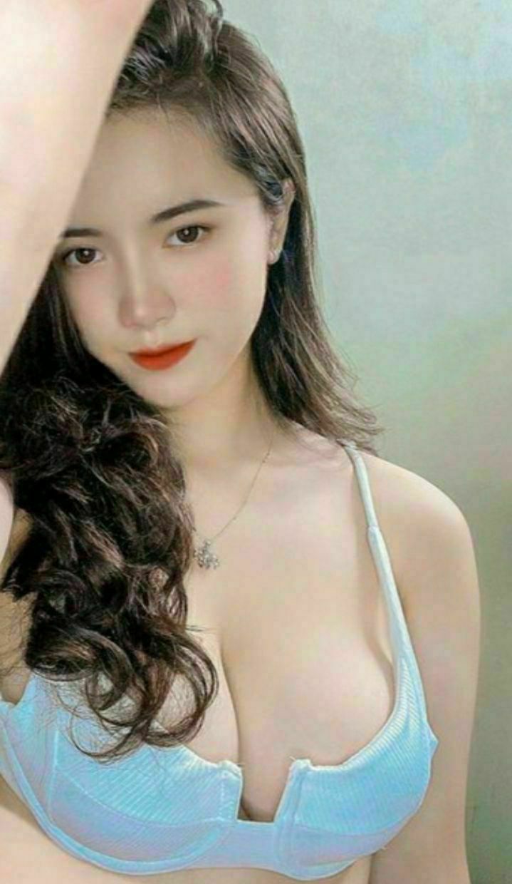 Cấp trên chuốc thuốc mê quan hệ em nhân viên rồi quay lại để tống tình trong chuyến công tác